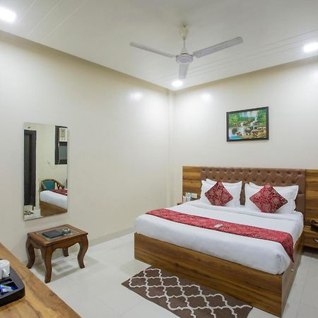 Hotel Nysha Palace Near Igi Airport New Delhi Eksteriør billede