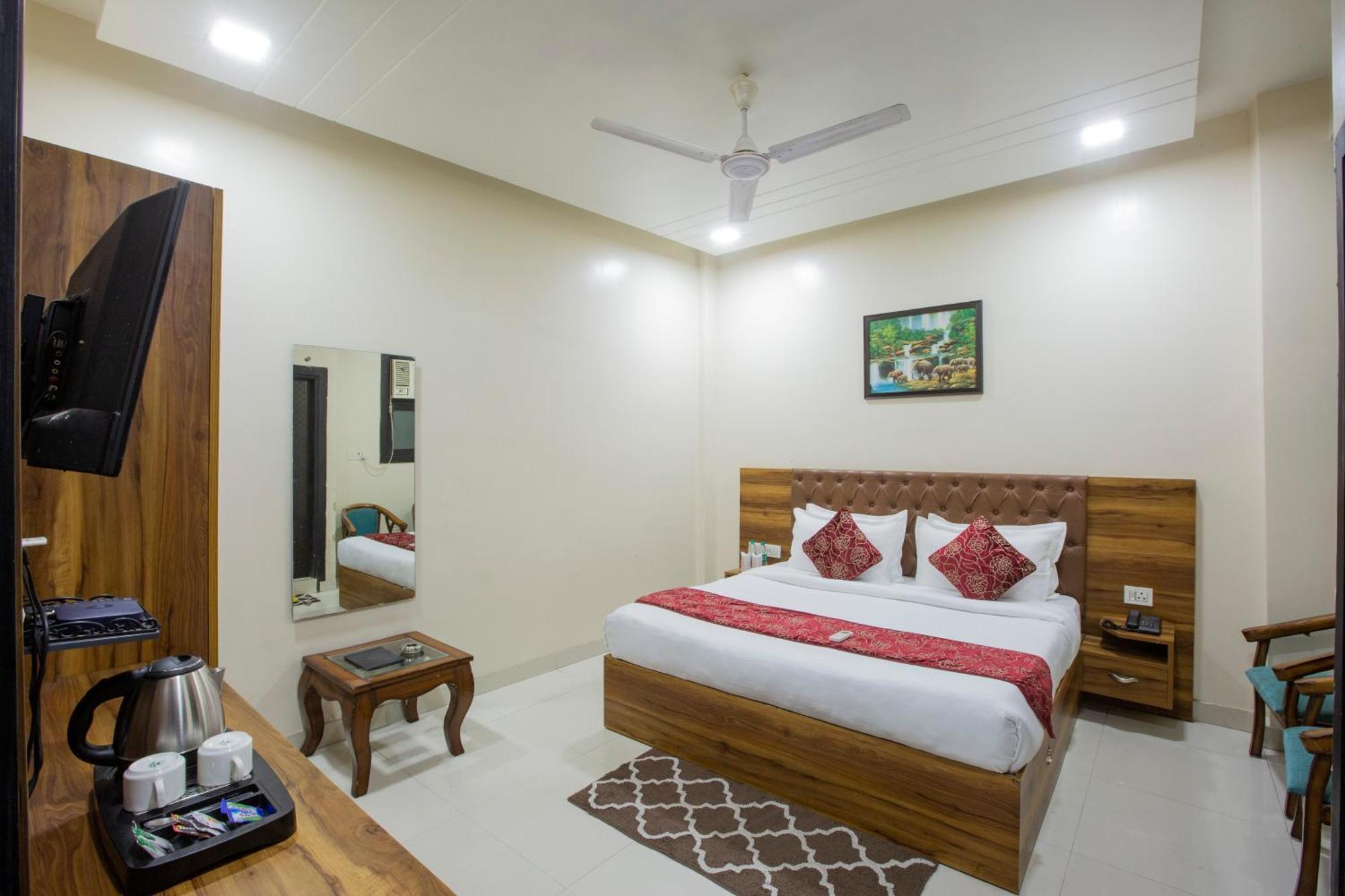 Hotel Nysha Palace Near Igi Airport New Delhi Eksteriør billede